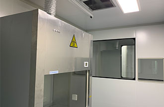 10月9日，志遠(yuǎn)凈化工程項(xiàng)目傳回的河南某科研單位實(shí)驗(yàn)室施工進(jìn)度